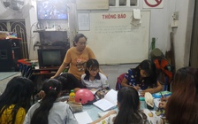 Lớp học miễn phí của ông già và cô giáo trẻ