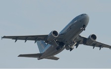 Máy bay quân sự quay đầu vì Covid-19