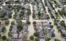 Nắng nóng, mưa lớn bất thường đe dọa toàn cầu