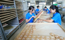 Doanh nghiệp khó khăn, người lao động tiếp tục mất việc