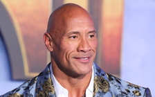 Hình ảnh quá khứ khác lạ của The Rock gây sốt