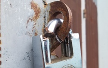 TP.HCM: Trộm đột nhập công ty lấy tài sản còn truy đuổi dọa bắn người dân