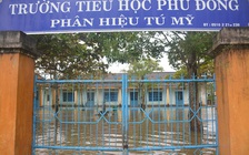 Mưa lớn kéo dài, nhà dân, trường học bị nước 'bủa vây'