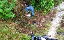 Phát hiện thi thể nam thanh niên bên đường