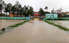 Học sinh Quảng Nam nghỉ học vì ngập lụt
