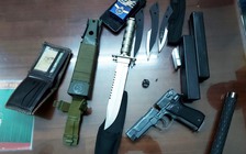 Hai nghi can điều khiển ô tô chở nhiều 'hàng nóng'