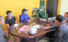 Quảng Nam: Sóng đánh chìm tàu trên biển Cửa Đại, 5 ngư dân may mắn thoát nạn