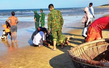 Quảng Nam: Nhóm học sinh rủ nhau tắm biển, nam sinh lớp 9 đuối nước tử vong