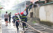 Quảng Bình: Cháy tiệm tạp hóa lúc rạng sáng, vợ chồng chủ tiệm kịp thoát ra ngoài