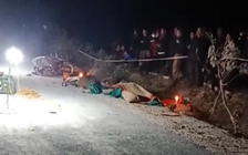 Ô tô tông xe máy chở 3 nữ công nhân, 2 người chết, 1 người nguy kịch