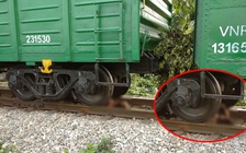 Lao vào đoàn tàu hỏa đang di chuyển, cô gái trẻ bị cán cụt chân, tay