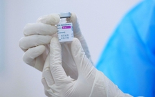 Hà Nội thu hồi văn bản tiêm vắc xin Covid-19 tự trả phí