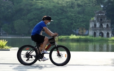 Người Hà Nội tranh thủ chạy bộ, tập thể dục trước giờ cấm