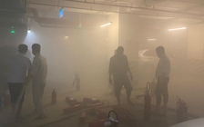 Hà Nội: Ô tô bốc cháy, khói mù mịt tầng hầm chung cư cao cấp Mandarin Garden