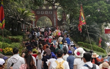 Hàng vạn người dâng hương giỗ Tổ trước ngày chính lễ