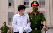 Tòa đề nghị di lý cựu Thứ trưởng Bộ Y tế Cao Minh Quang