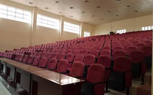 Trời mưa, chỉ 5 trong tổng số gần 400 sinh viên tham dự, giảng viên hụt hẫng