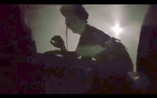 Giáo viên dạy học sinh diễn 'cảnh nóng' nên hay không?