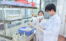 Trường đại học bào chế nước rửa tay khô nano bạc phòng virus corona