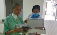 ‘Tôi đã khóc thật nhiều vì mừng vừa nhận được bộ tóc giả!’