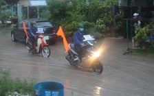 Người trẻ 'vác' loa tuyên truyền phòng dịch Covid-19