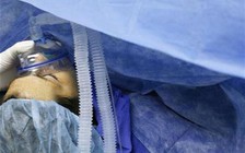 Xin 'chi viện' vì bác sĩ gây mê duy nhất của trung tâm y tế bị đình chỉ