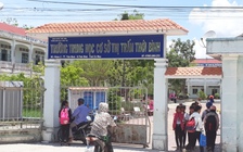 Thầy giáo bị tố sàm sỡ nữ sinh không được đứng lớp