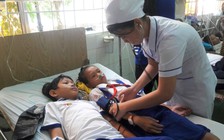 Học sinh nhập viện sau khi súc miệng bằng fluor do người không có chuyên môn hướng dẫn