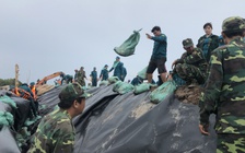 Sóng đánh vượt mặt đê biển Tây có cao trình hơn 3 mét: 'Chưa từng xảy ra'