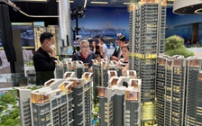 Vay tiền ngân hàng mua bất động sản vẫn 'khó như lên trời'