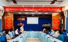 Trao học bổng, dụng cụ học tập cho học sinh khó khăn