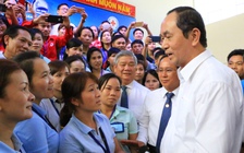 Chủ tịch nước Trần Đại Quang tặng quà tết cho công nhân Bình Dương
