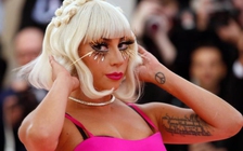 Lady Gaga cùng các sao thế giới tổ chức chương trình giúp nhân viên y tế