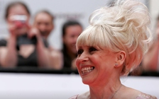 Nữ diễn viên Anh Barbara Windsor qua đời ở tuổi 83