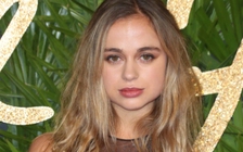 Người mẫu, thành viên Hoàng gia Anh Amelia Windsor vi phạm quy định giãn cách xã hội