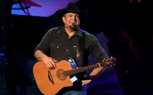 Danh ca Garth Brooks hủy 5 buổi biểu diễn trên sân vận động do biến thể Delta