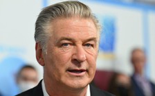 Sao Hollywood Alec Baldwin bắn chết người trên phim trường