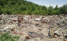 Phát hiện 2 ha rừng đầy rác thải của Formosa
