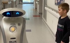 Robot mang lại tiếng cười cho các bệnh nhân Covid-19 ở Anh