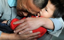 Trung Quốc phá đường dây buôn bán trẻ em, giải cứu 15 bé