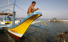 Đánh bắt ở Biển Đông, ngư dân sợ tàu Trung Quốc hơn hải tặc