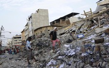 Động đất Ecuador: Tù nhân vượt ngục, xe hàng cứu trợ bị cướp