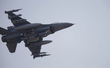 Hai tiêm kích F-16 của Mỹ đâm nhau, phi công thoát chết