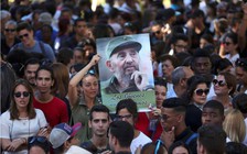 Người dân Cuba ký bản tuyên thệ quyết bảo vệ tư tưởng cách mạng của Fidel Castro