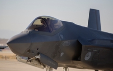 Đến lượt máy bay tàng hình F-35 bị ông Trump chỉ trích