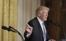 Ông Trump chỉ trích tình báo Mỹ rò rỉ thông tin mật như ‘cho kẹo’