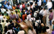 Ấn Độ điều tra vụ 'phim nóng' chiếu trên màn hình quảng cáo