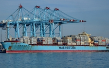 Mỹ sơ tán cảng biển vì nghi vấn 'bom bẩn' trên tàu hàng