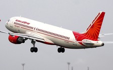 Sĩ quan hải quân Ấn Độ dọa cài bom máy bay