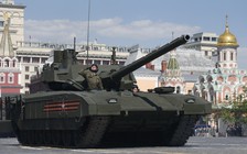 Xe tăng Nga nã pháo nhầm đồng đội